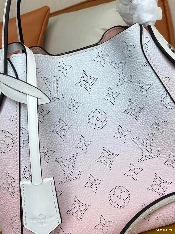 WIS PM VUITTON HINA LOUIS 0818
